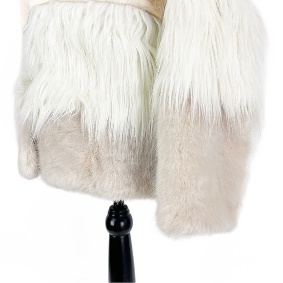 SOLD! ZARA Womens Faux Fur Coat - Picture 8 of 14